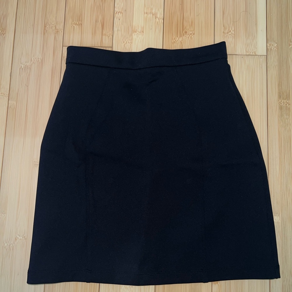 Aritzia black skirt